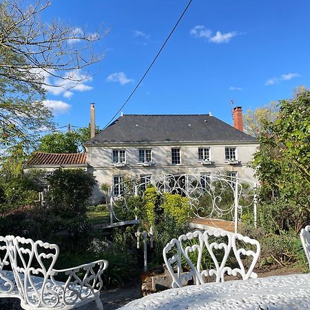 Chambre De Charme Dans Un Jardin De 1500M2 Nueil-sur-Layon Esterno foto