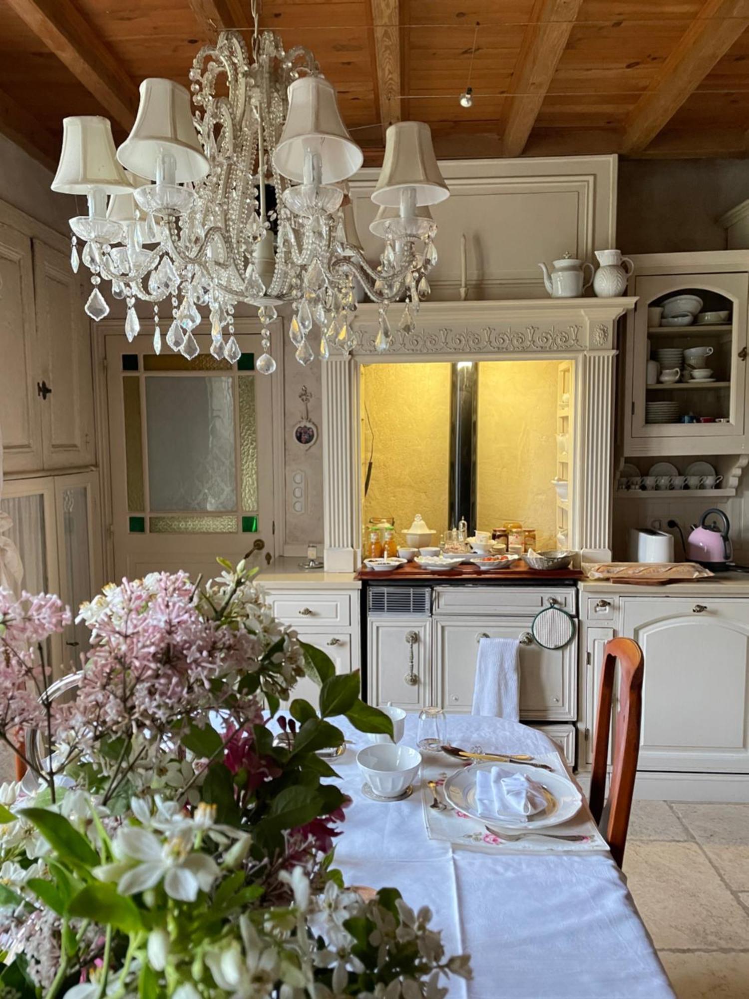 Chambre De Charme Dans Un Jardin De 1500M2 Nueil-sur-Layon Esterno foto